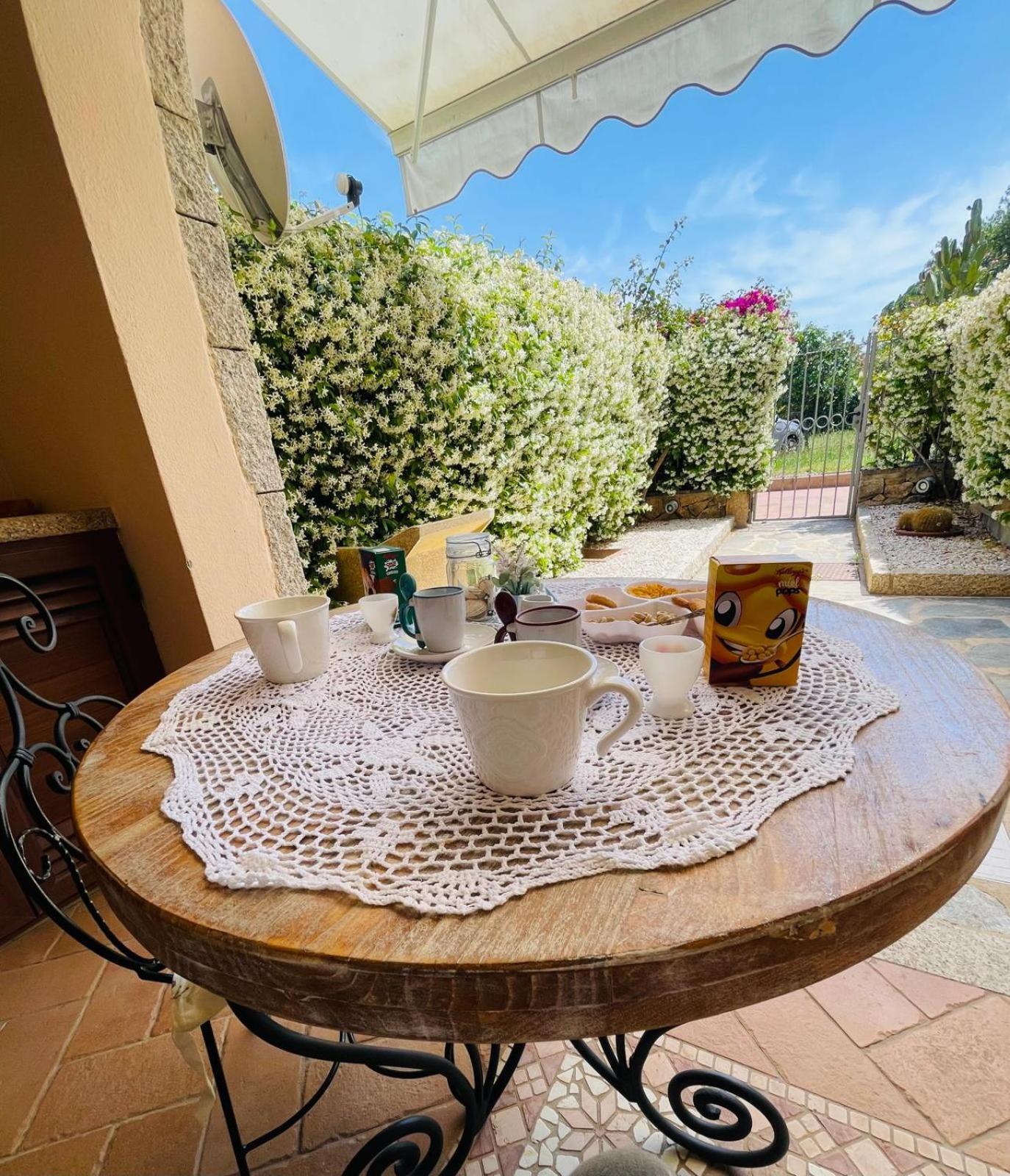 Appartamento Le Querce Vaccileddi Exteriör bild
